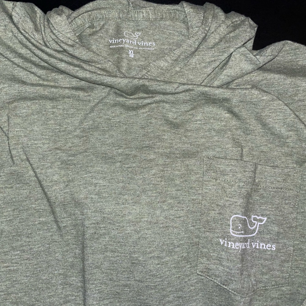 Vineyard vines hooded long sleeve T shirt